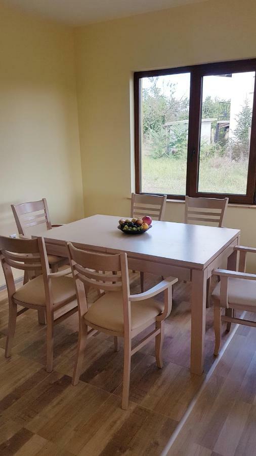 Malavi Guest House Krasen! Comfort&Clean! Luaran gambar