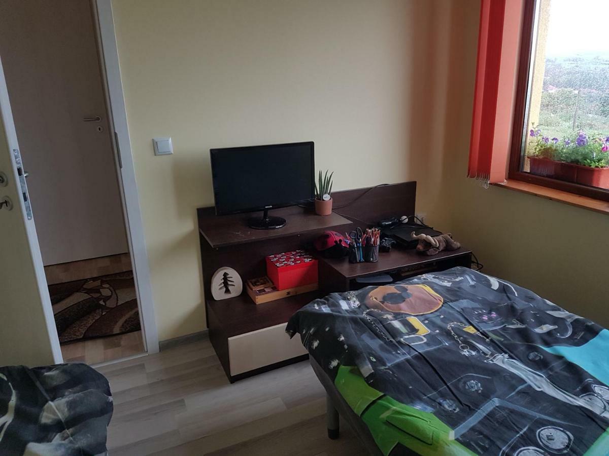 Malavi Guest House Krasen! Comfort&Clean! Luaran gambar
